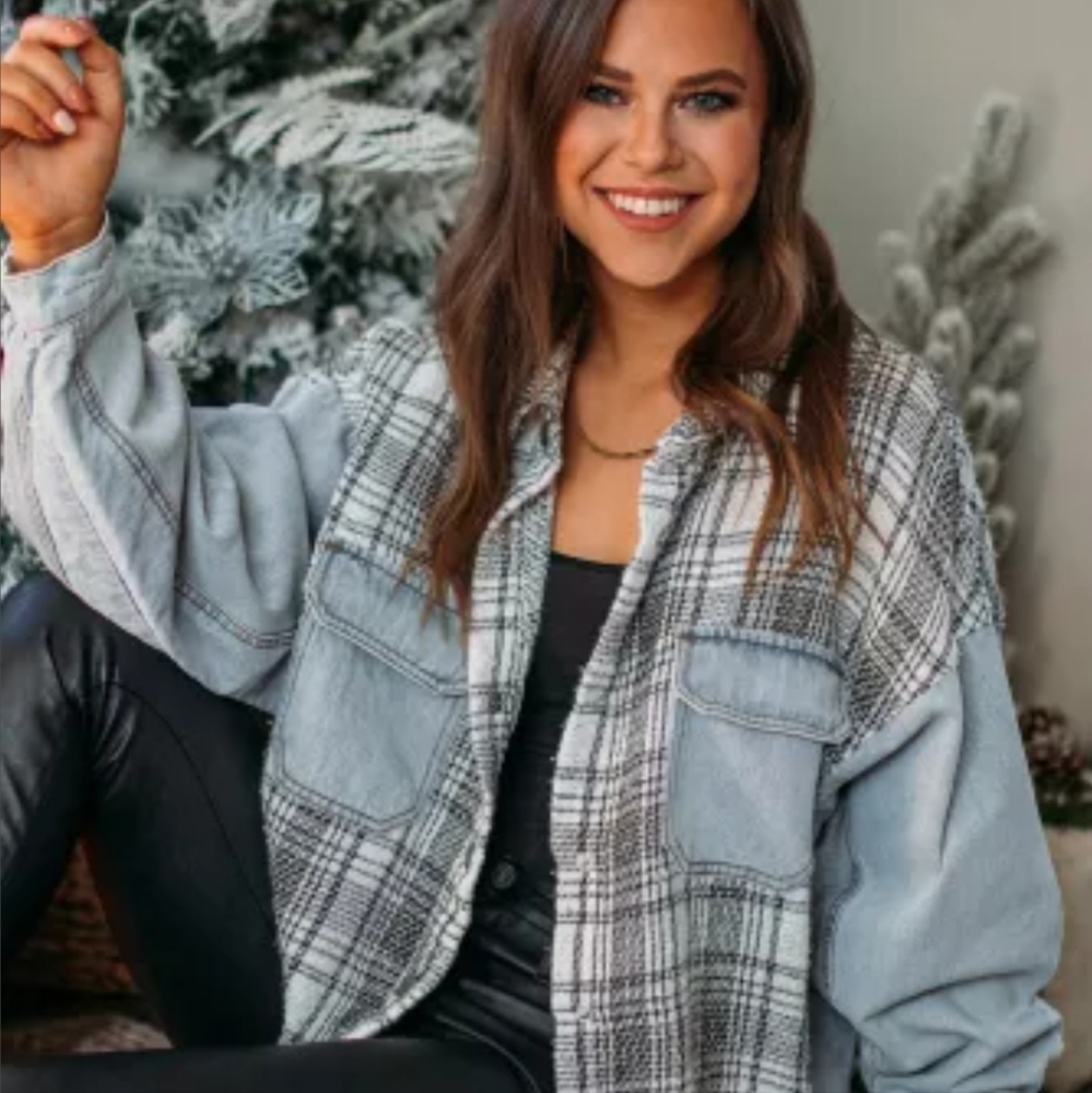 ❣️HP❣️New tweed denim fringe jacket - Picture 2 of 13